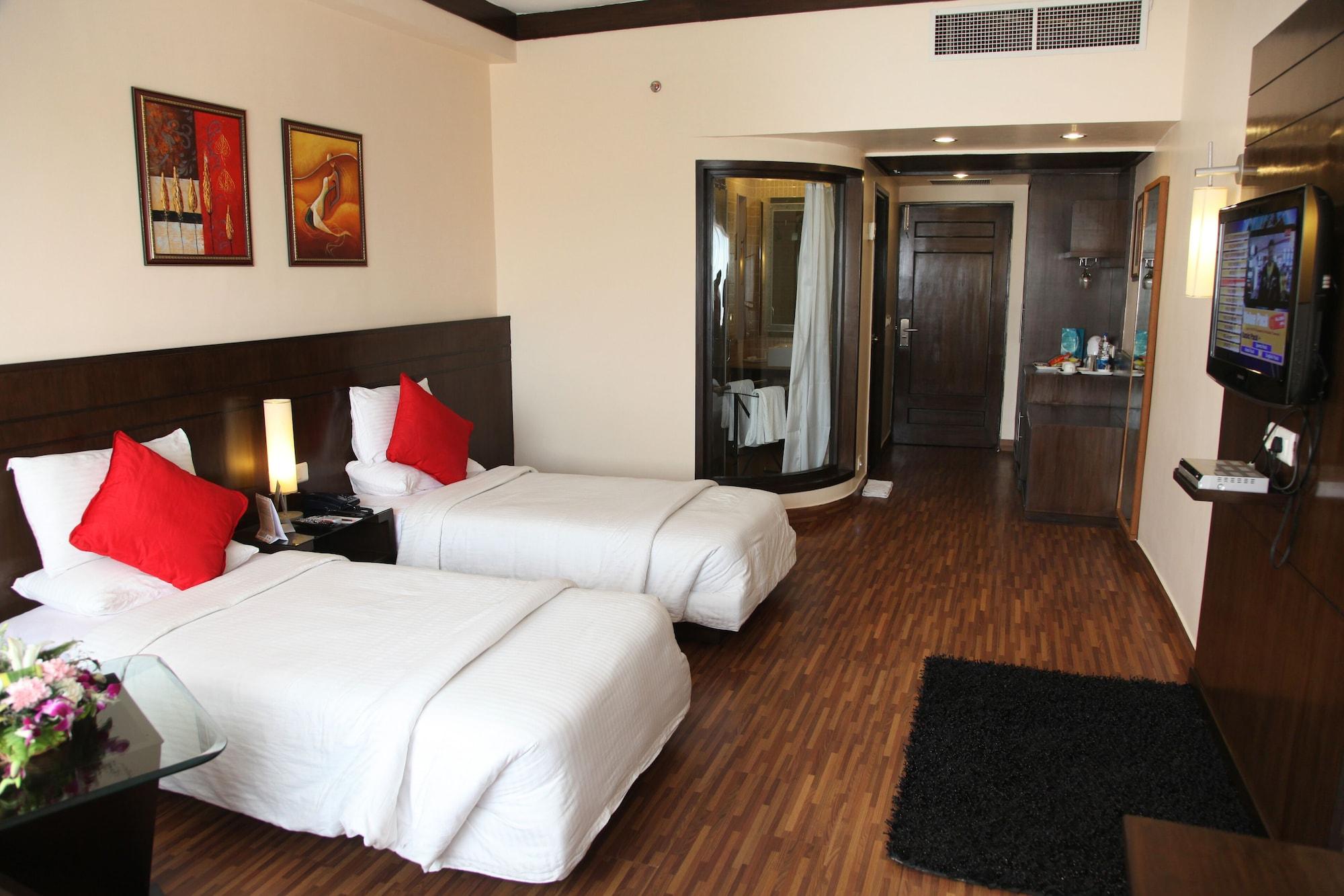 Hotel Pal Heights Bhubaneswar Buitenkant foto