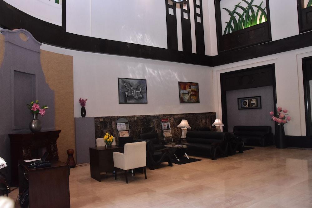Hotel Pal Heights Bhubaneswar Buitenkant foto