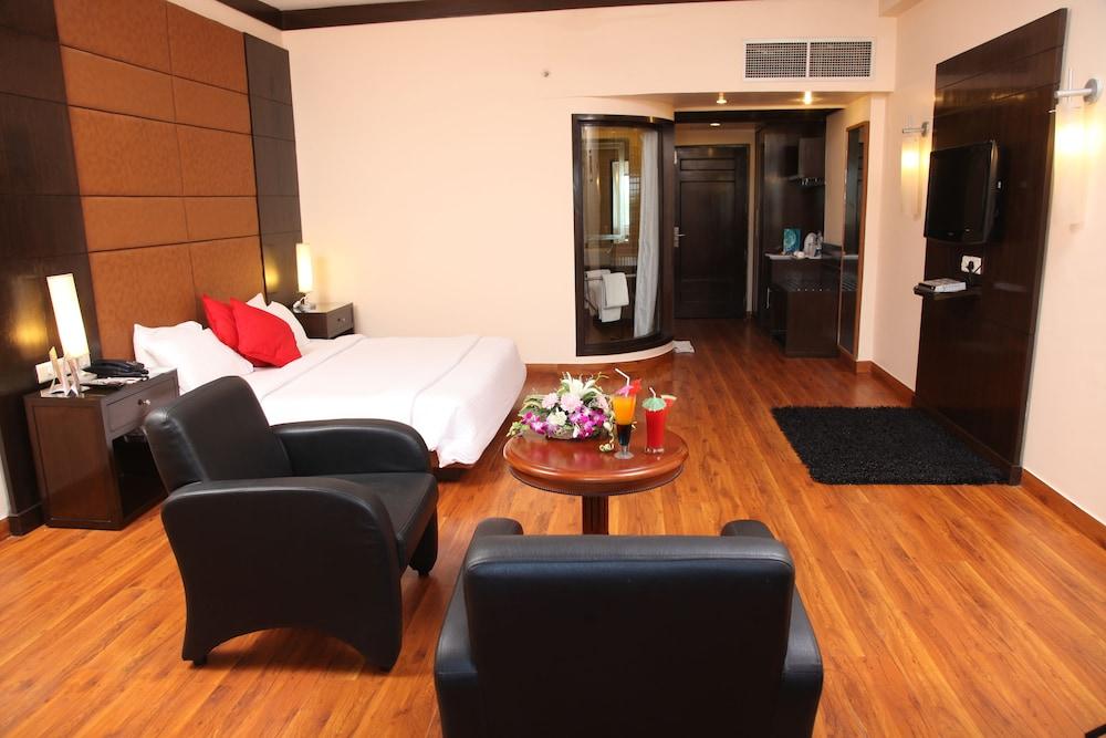 Hotel Pal Heights Bhubaneswar Buitenkant foto
