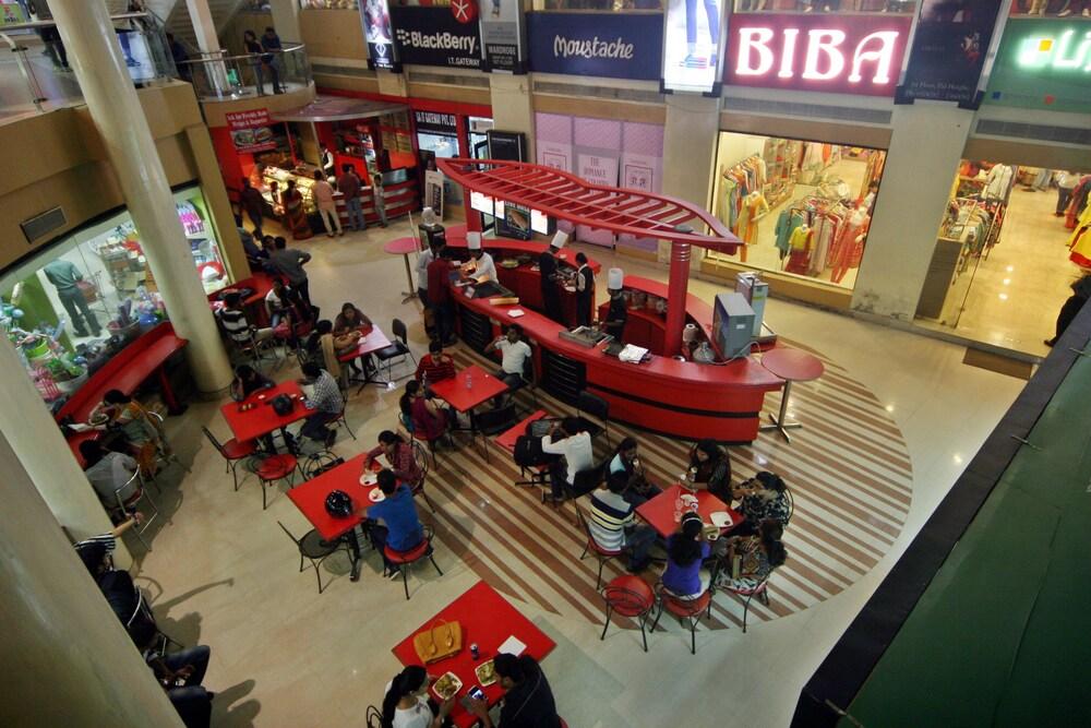 Hotel Pal Heights Bhubaneswar Buitenkant foto
