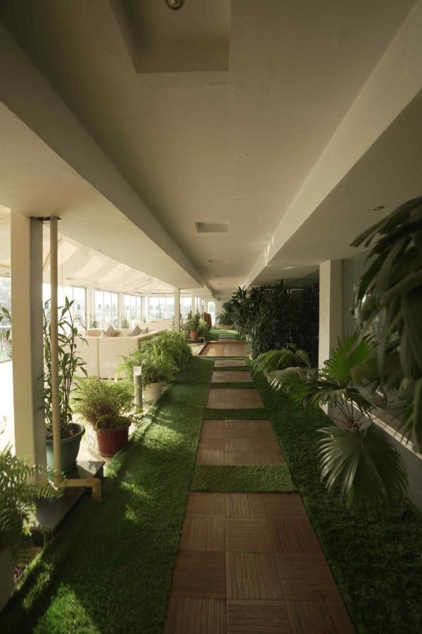 Hotel Pal Heights Bhubaneswar Buitenkant foto