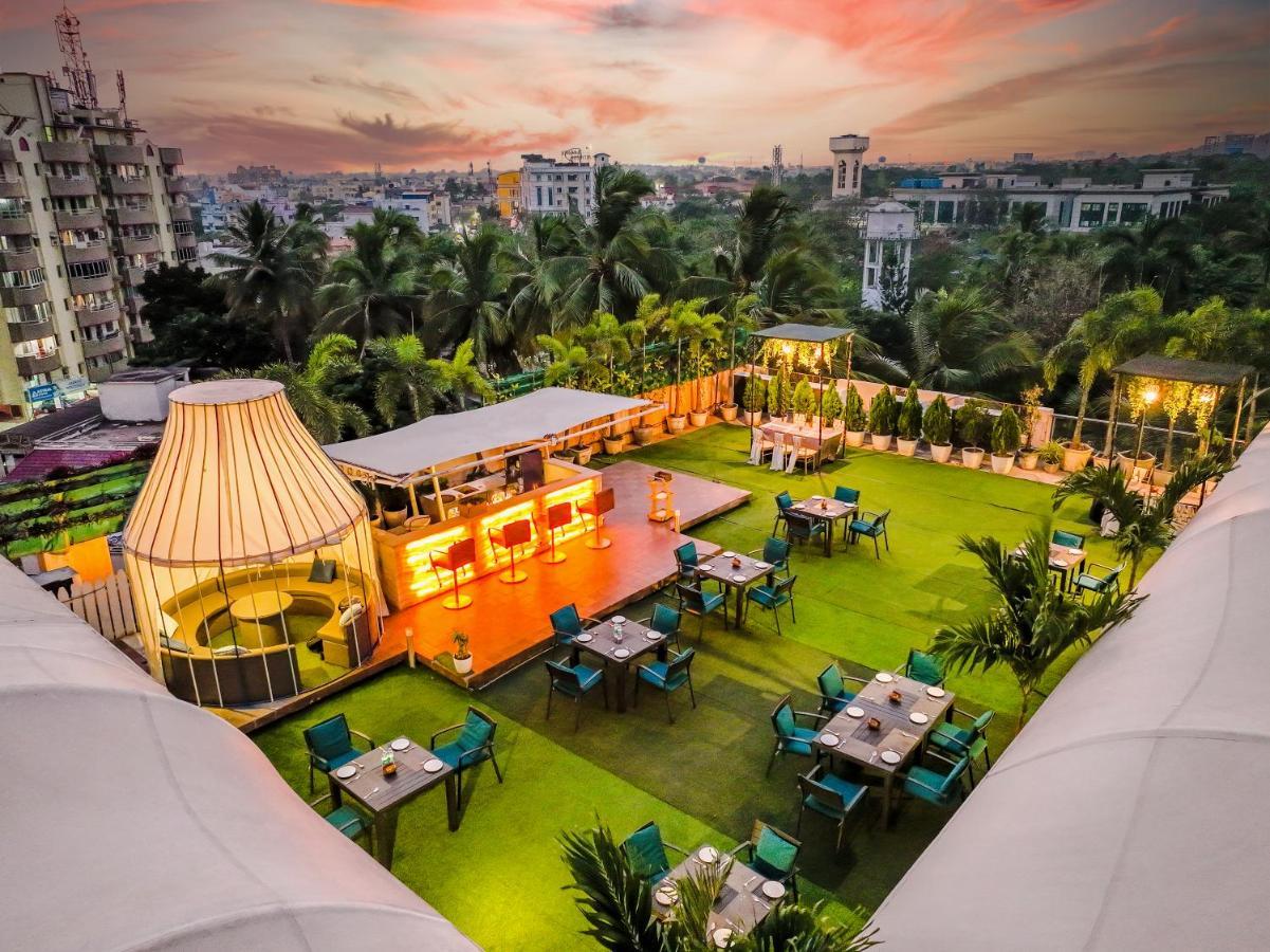 Hotel Pal Heights Bhubaneswar Buitenkant foto