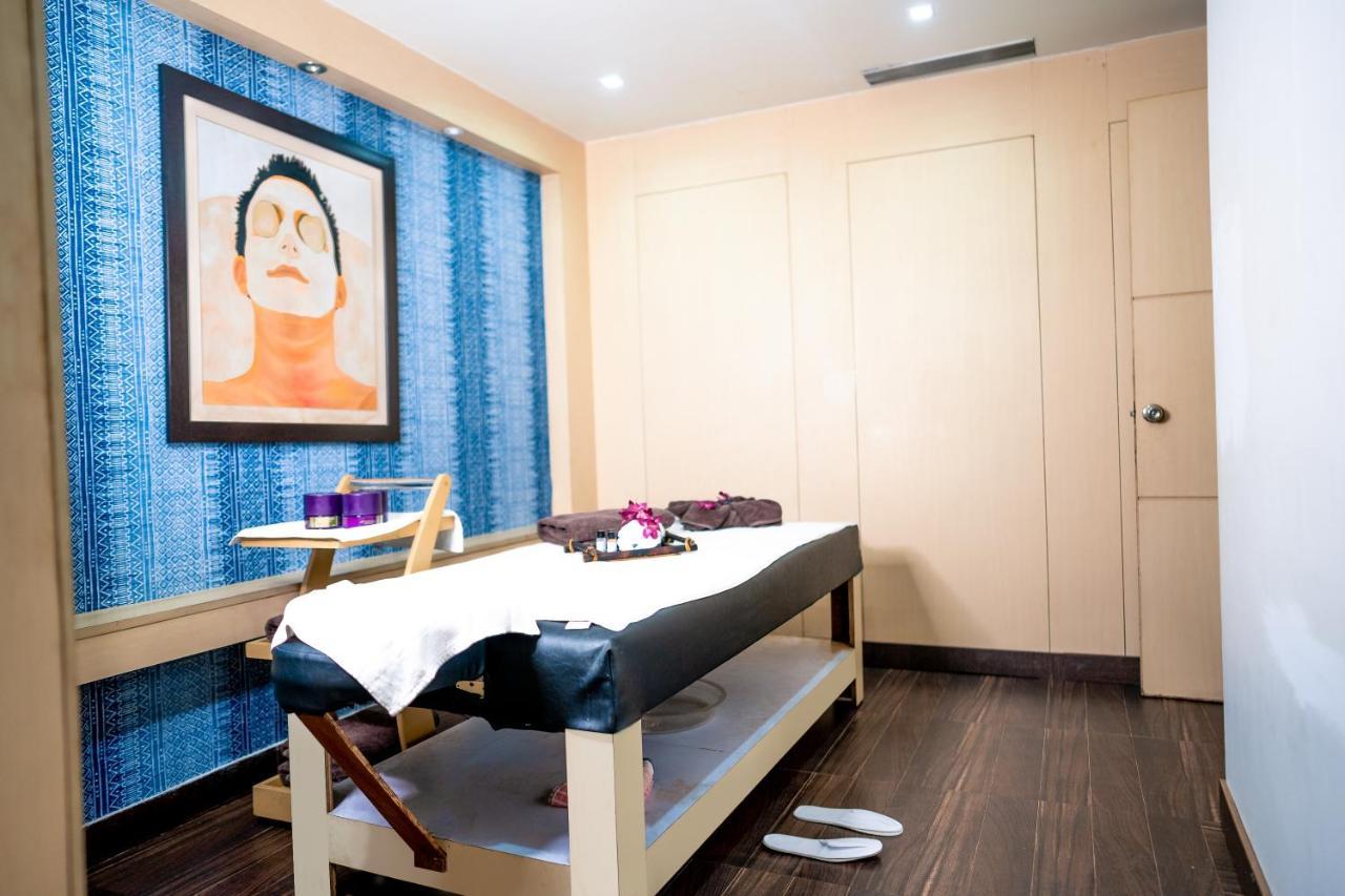 Hotel Pal Heights Bhubaneswar Buitenkant foto