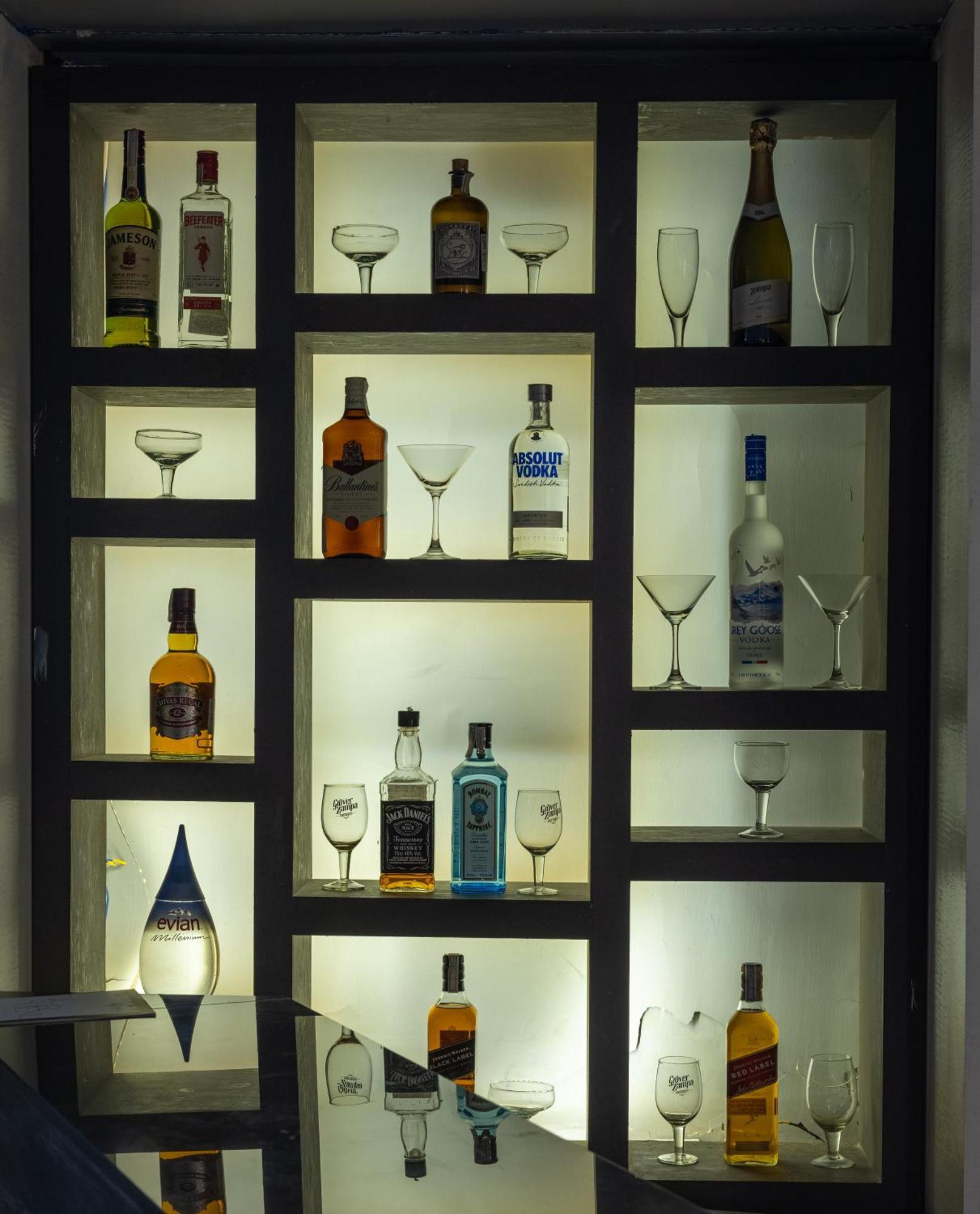 Hotel Pal Heights Bhubaneswar Buitenkant foto