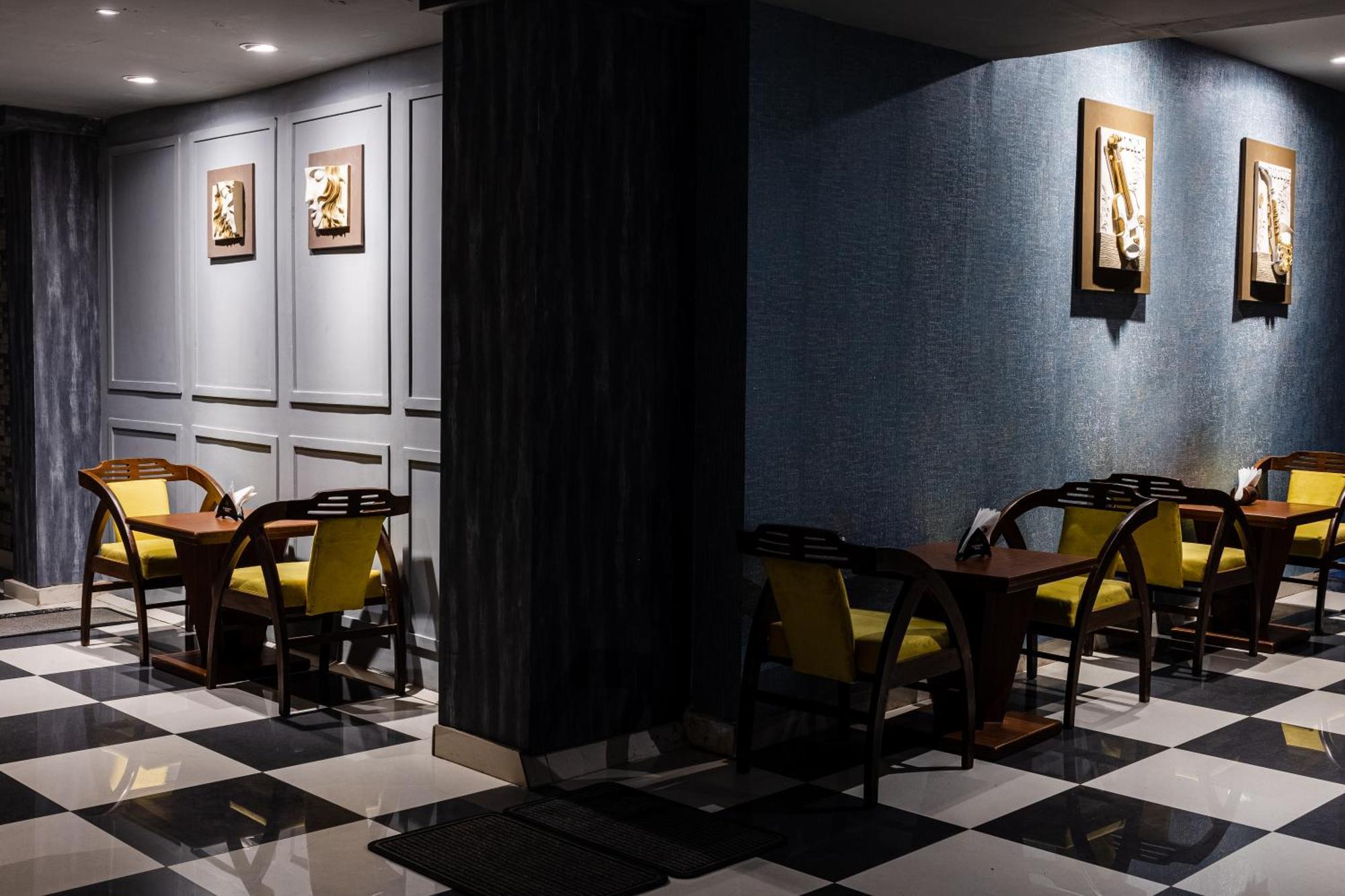 Hotel Pal Heights Bhubaneswar Buitenkant foto