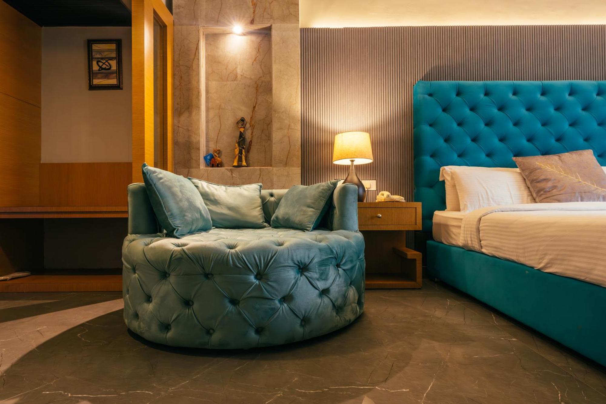 Hotel Pal Heights Bhubaneswar Buitenkant foto